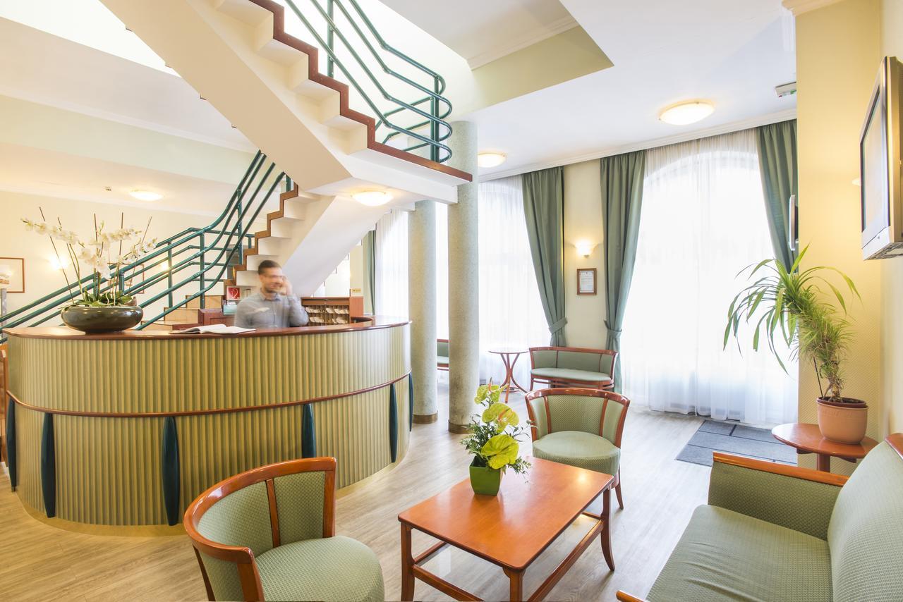 Baross City Apartments Budapest Exteriör bild